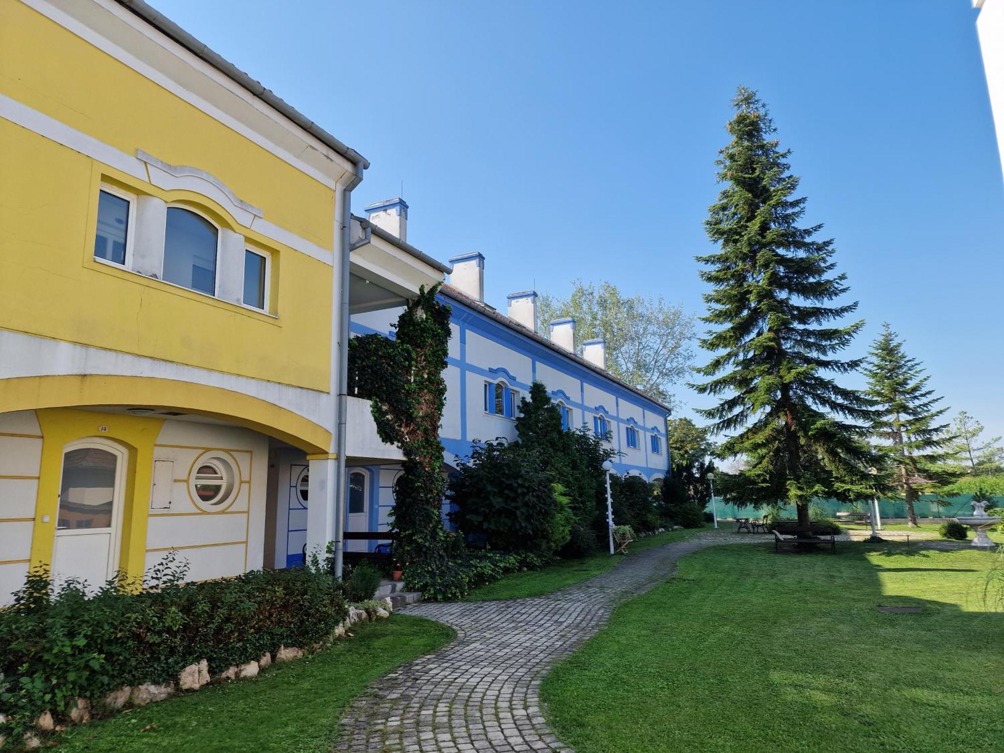 Rozina Apartman Mosonmagyaróvár Eksteriør bilde